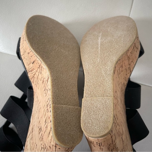 STEVE MADDEN SELINAH WEDGE SANDAL size 10 black and cork zipper back - Picture 10 of 15